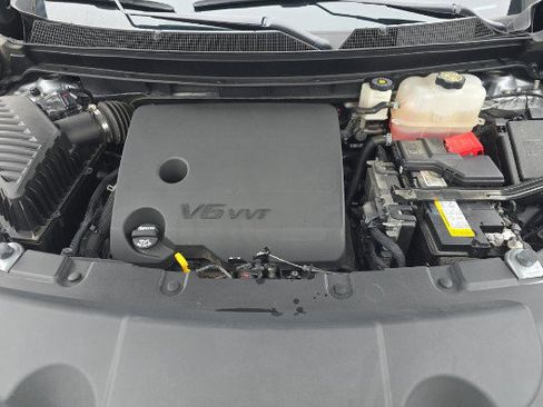 Used 2023 Chevrolet Traverse LT image 17