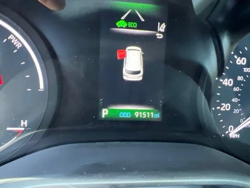 Used 2022 Toyota Sienna XLE w/ XLE Plus Package FWD image 11