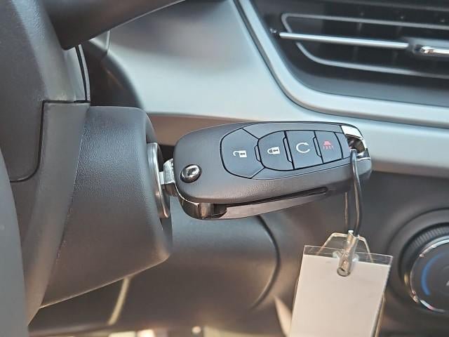 New 2026 Chevrolet Trax LS w/ LS Convenience Package FWD image 16