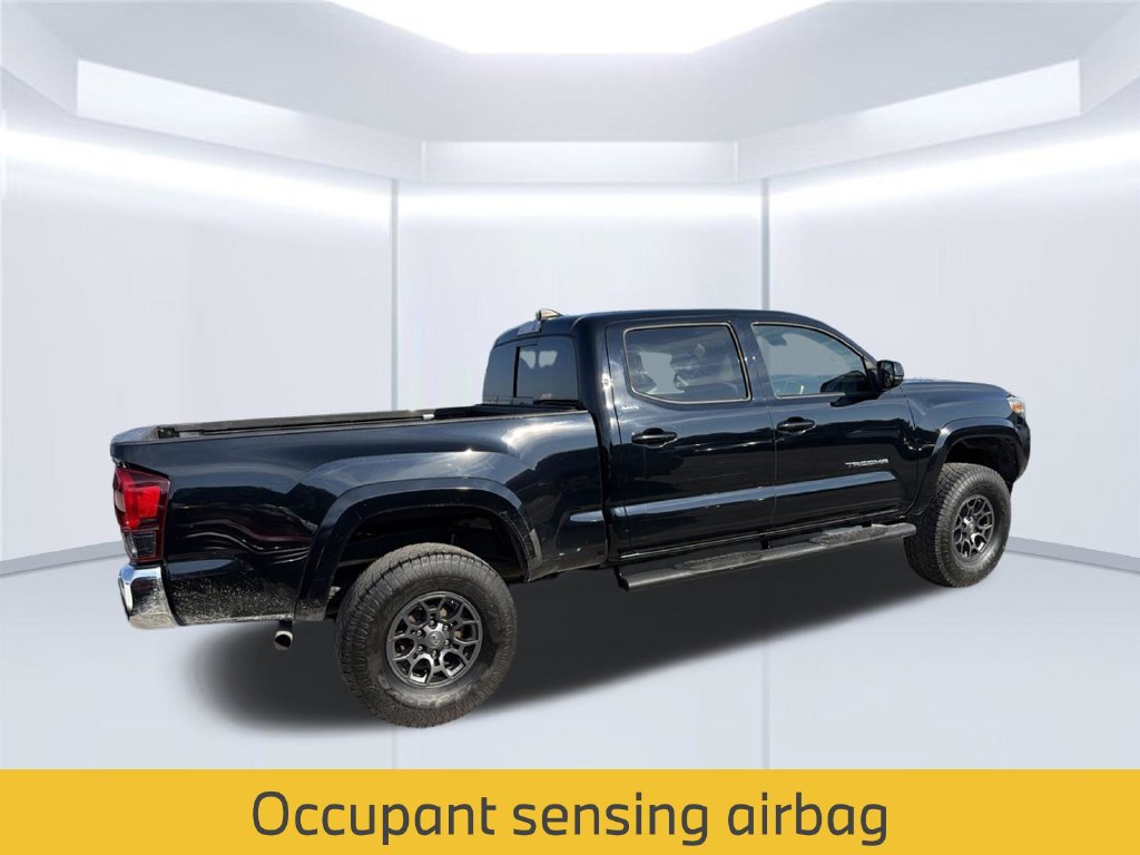 Used 2018 Toyota Tacoma SR5 RWD image 16