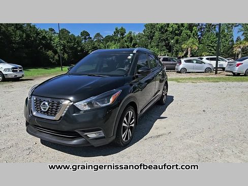 Used 2019 Nissan Kicks SR w/ Exterior Electronics Package FWD image 20