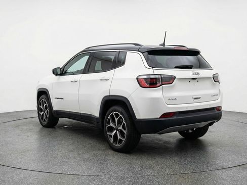 Used 2025 Jeep Compass Limited AWD/4WD image 6