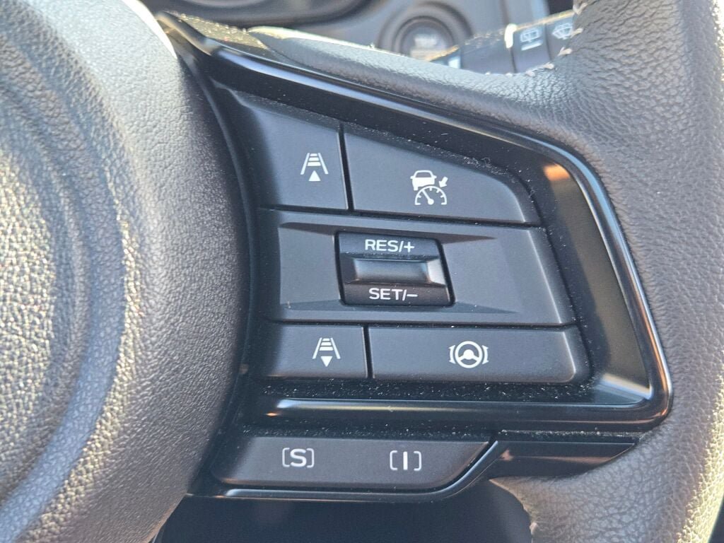 Certified 2025 Subaru Forester Premium AWD/4WD image 38