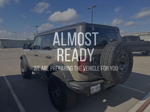 Certified 2025 Ford Bronco Badlands w/ Sasquatch Package image 2