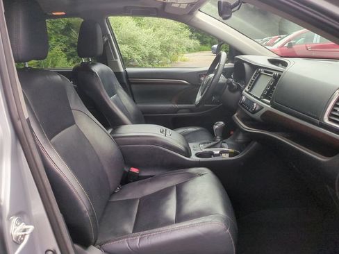 Used 2014 Toyota Highlander Limited AWD/4WD image 29