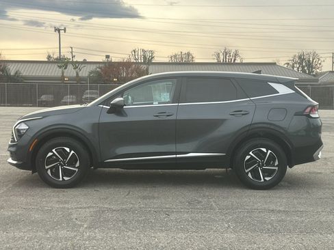 Used 2023 Kia Sportage LX image 7