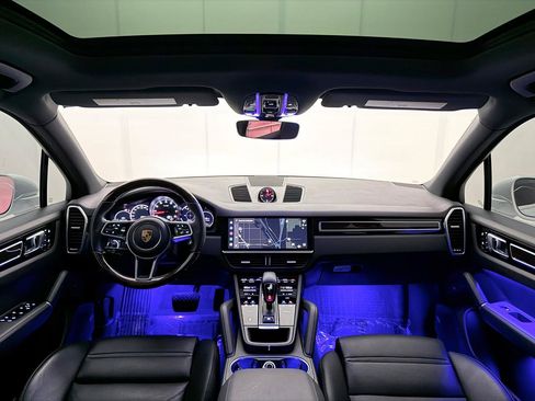 Used 2022 Porsche Cayenne AWD/4WD image 27