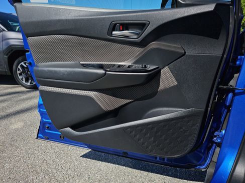 Used 2021 Toyota C-HR Limited image 27