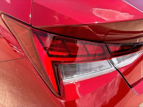 Used 2025 Hyundai Elantra Limited FWD image 26