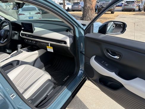 Certified 2026 Honda HR-V EX-L image 21