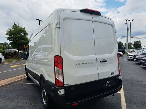 New 2026 Ford Transit 150 148 Medium Roof w/ Load Area Protection Package image 4