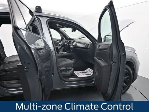 Used 2024 Volkswagen Atlas Cross Sport SE AWD/4WD image 14