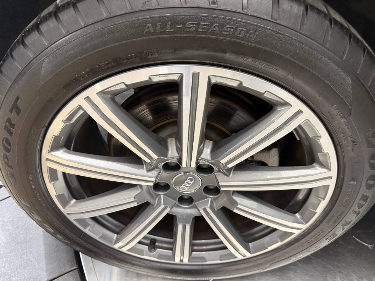 Used 2018 Audi Q7 3.0T Premium Plus AWD/4WD image 26