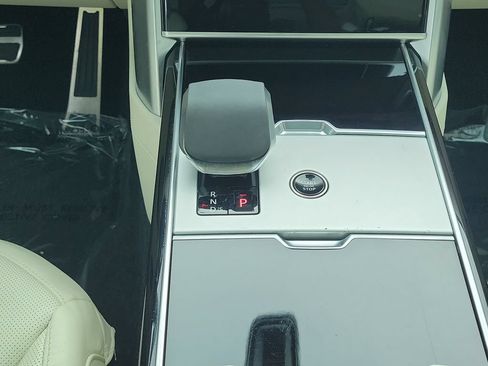 Certified 2025 Land Rover Range Rover Autobiography AWD/4WD image 20