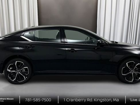 Certified 2024 Nissan Altima 2.5 SR AWD/4WD image 4
