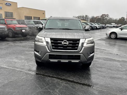 Used 2022 Nissan Armada SV w/ SV Appearance Package image 3