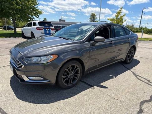 Used 2018 Ford Fusion SE w/ Equipment Group 201A AWD/4WD image 2