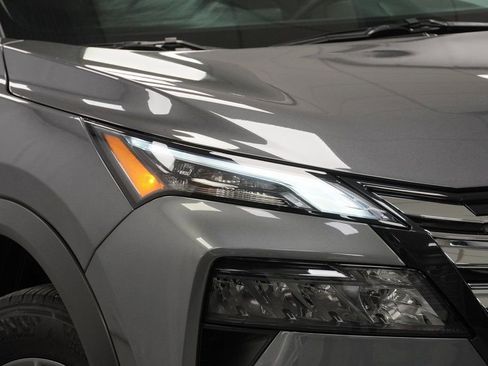 Used 2025 Nissan Rogue S image 5