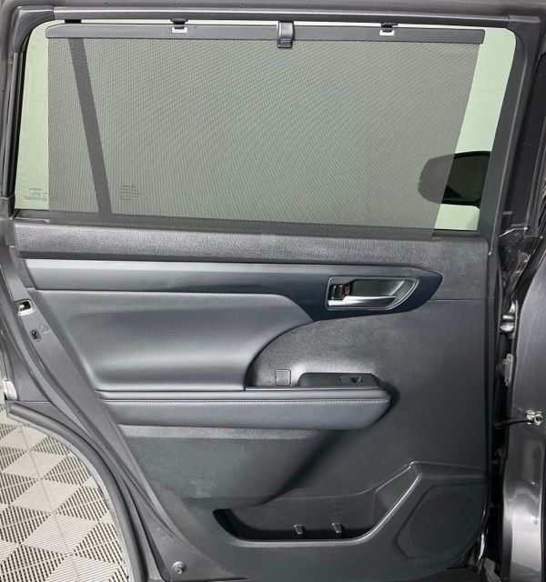 Used 2022 Toyota Highlander XSE FWD image 16