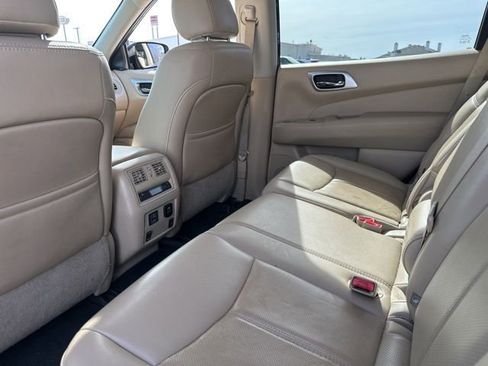 Used 2018 Nissan Pathfinder Platinum w/ Cargo Package image 14