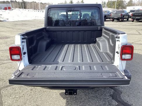 New 2026 Jeep Gladiator Sport image 17