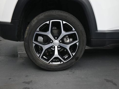 Used 2024 Jeep Compass Limited AWD/4WD image 10