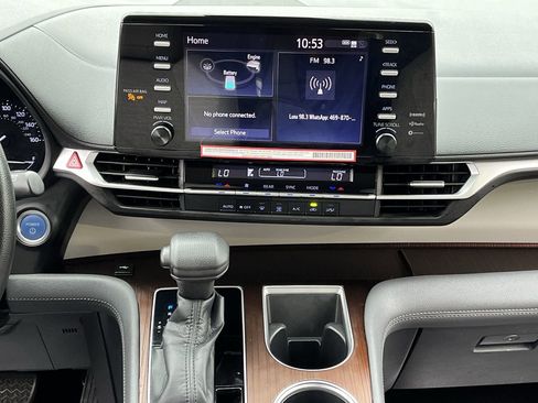 Used 2022 Toyota Sienna LE FWD image 15
