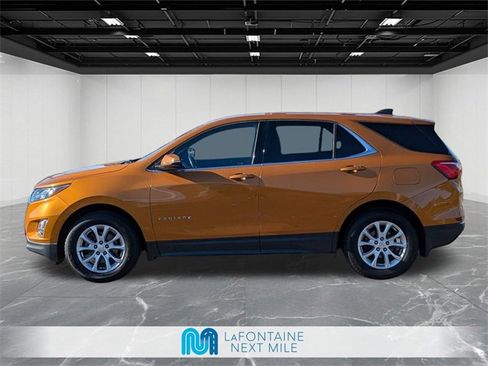 Used 2018 Chevrolet Equinox LT image 2