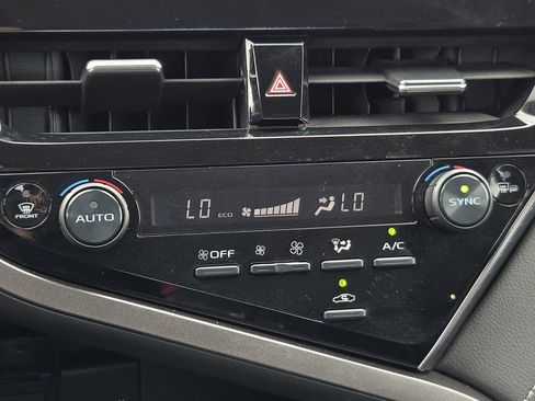 Used 2024 Toyota Camry SE FWD image 20