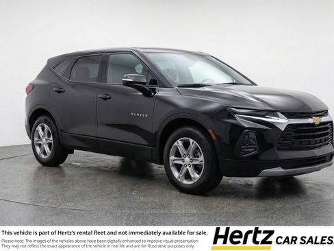 Used 2025 Chevrolet Blazer LT FWD image 1
