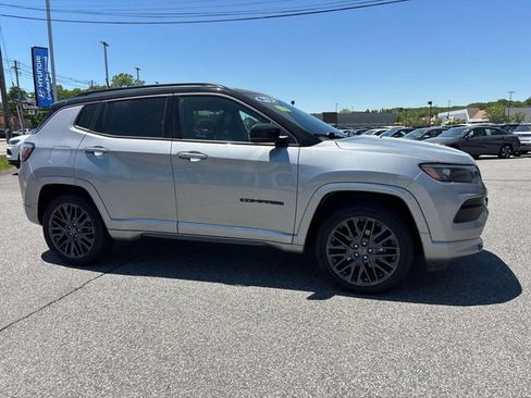 Used 2022 Jeep Compass High Altitude AWD/4WD image 2
