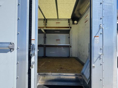 Used 2022 GMC Savana 3500 Extended w/ Power Convenience Package image 17