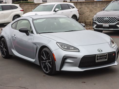 Used 2023 Toyota GR86 Premium image 5
