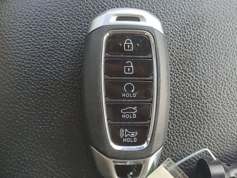 Used 2022 Hyundai Elantra SEL w/ Cargo Package FWD image 25