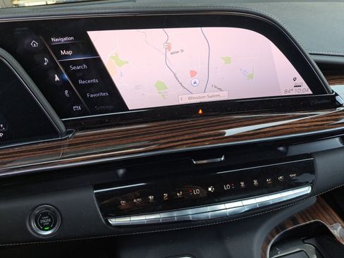Used 2022 Cadillac Escalade ESV Premium Luxury AWD/4WD image 28