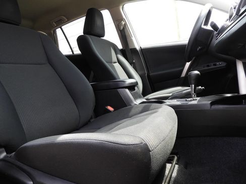 Used 2015 Toyota RAV4 LE w/ Four Season Floor Mat Package AWD/4WD image 37