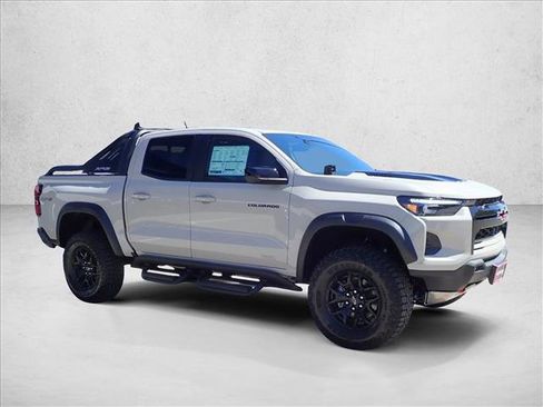 New 2026 Chevrolet Colorado ZR2 w/ Midnight Edition AWD/4WD image 6