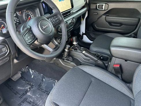 New 2026 Jeep Gladiator Sport AWD/4WD image 9