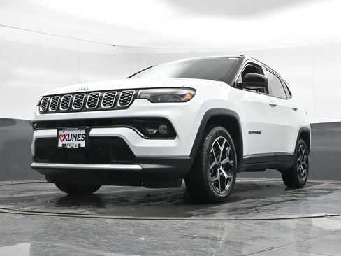 Used 2025 Jeep Compass Limited image 49
