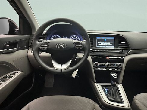 Certified 2020 Hyundai Elantra SEL image 11