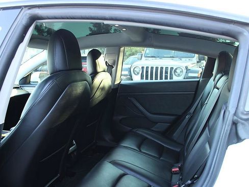 Used 2021 Tesla Model 3 Standard Range Plus RWD image 16