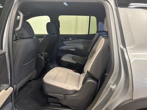 Used 2026 Chevrolet Traverse LT w/ Driver Confidence Package FWD image 16