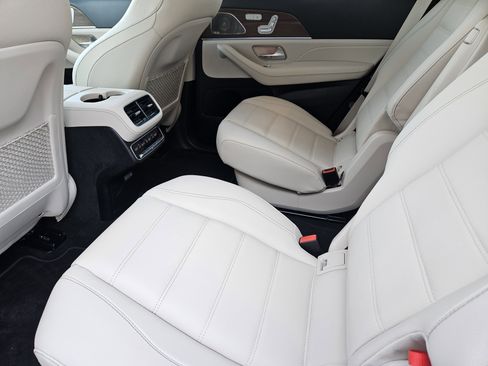 Certified 2025 Mercedes-Benz GLS 450 4MATIC image 30