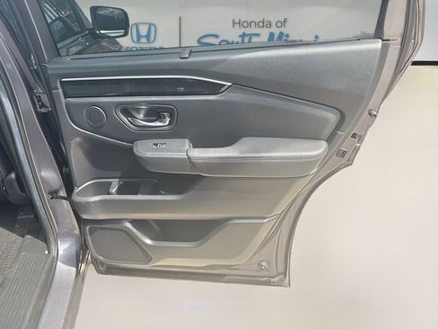 Certified 2024 Honda Pilot Elite image 31
