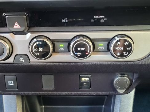 Certified 2018 Toyota Tacoma SR w/ SR Convenience Package AWD/4WD image 25