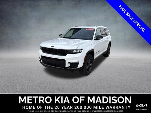 Used 2022 Jeep Grand Cherokee L Limited w/ Black Appearance Package AWD/4WD image 1