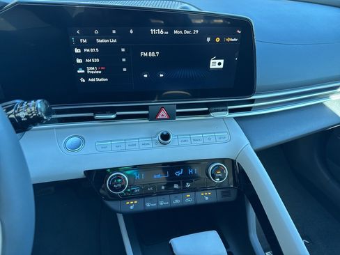 New 2026 Hyundai Elantra Limited image 6