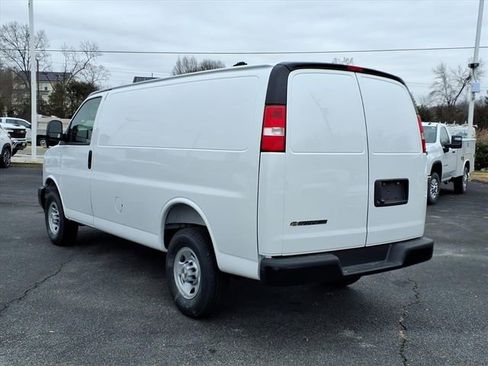 New 2025 Chevrolet Express 2500 image 5