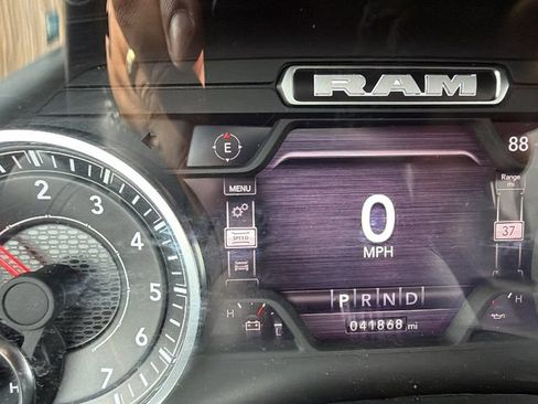 Used 2024 RAM 1500 Laramie AWD/4WD image 22