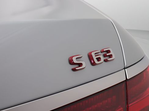 Used 2025 Mercedes-Benz S 63 AMG S image 19